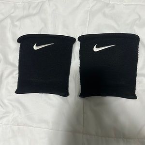 Black Nike knee pads (volleyball)